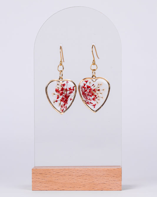 Boucles d'oreilles en plaqué or faites à la main avec des fleurs bleues