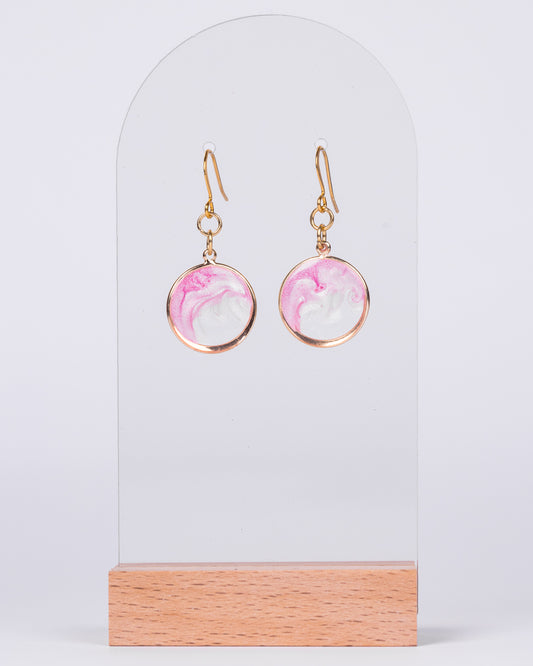 Boucles d'oreilles bébé rose plaquées or faites à la main