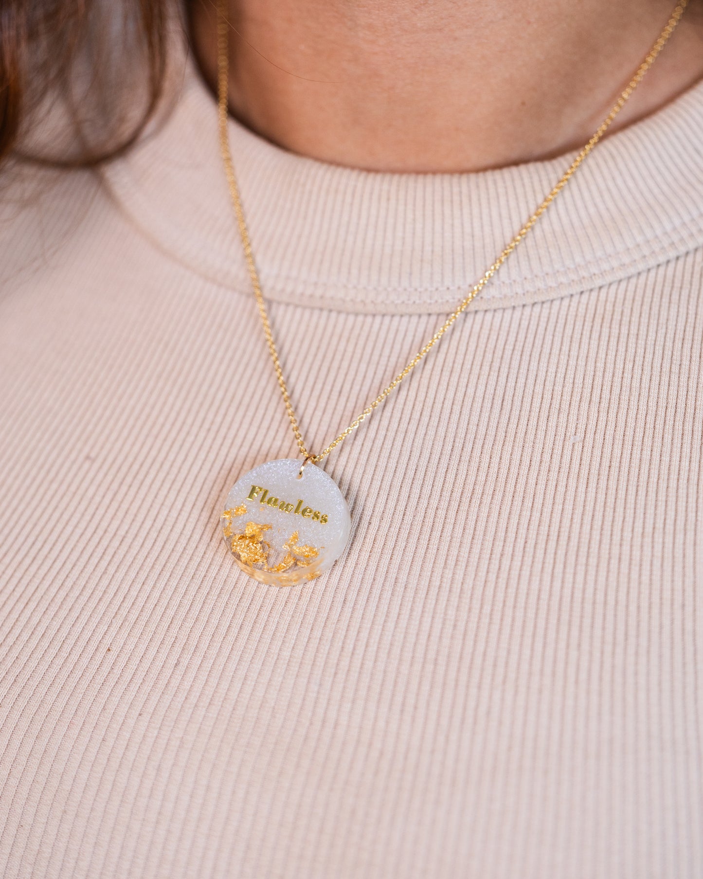 Collier personnalisé fait main en plaqué or (bleu bébé)