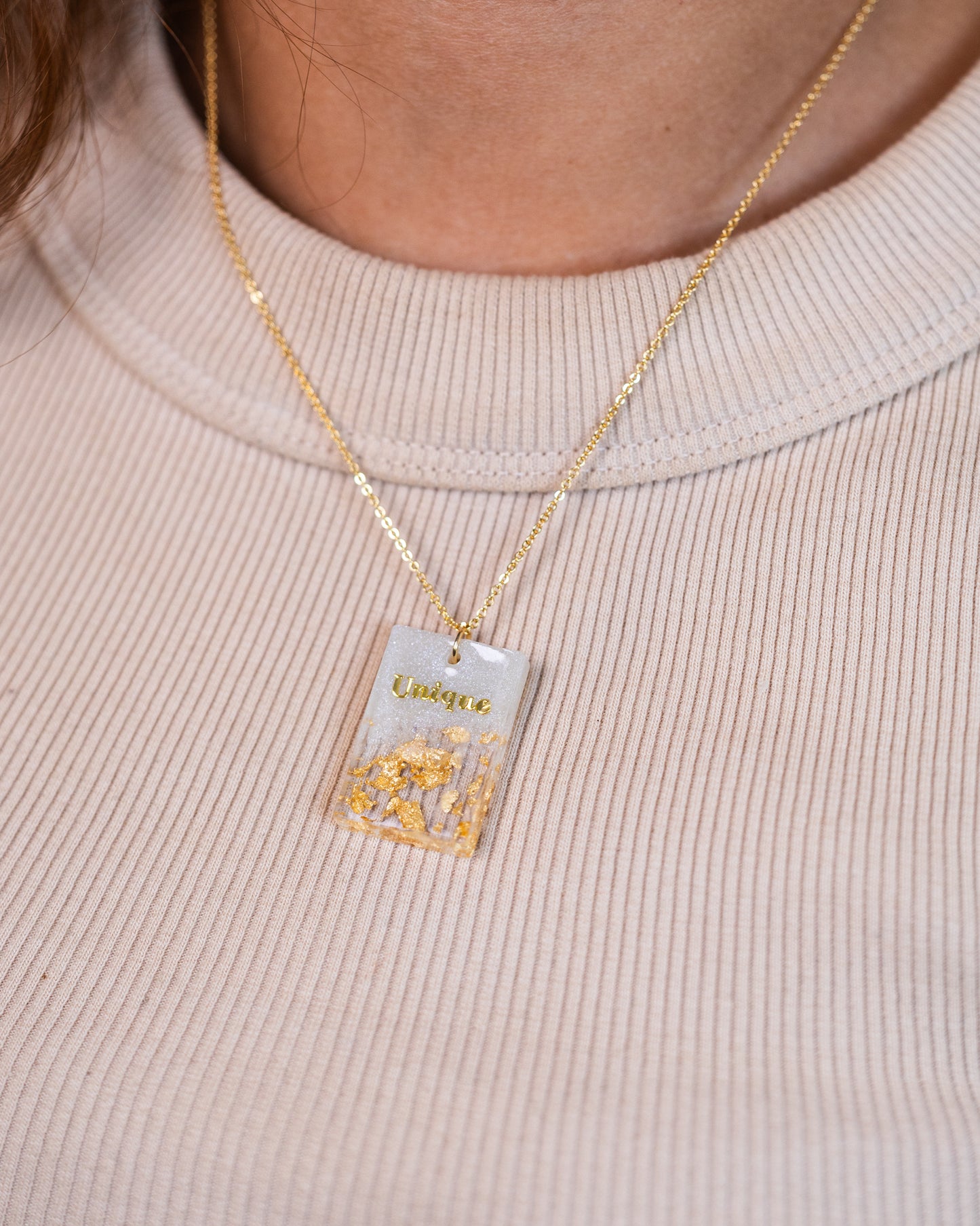Collier personnalisé fait main en plaqué or (bleu bébé)