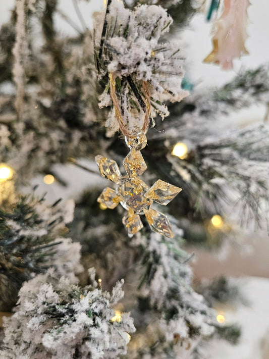 Décoration de Noël en forme de flocon de neige en résine faite à la main