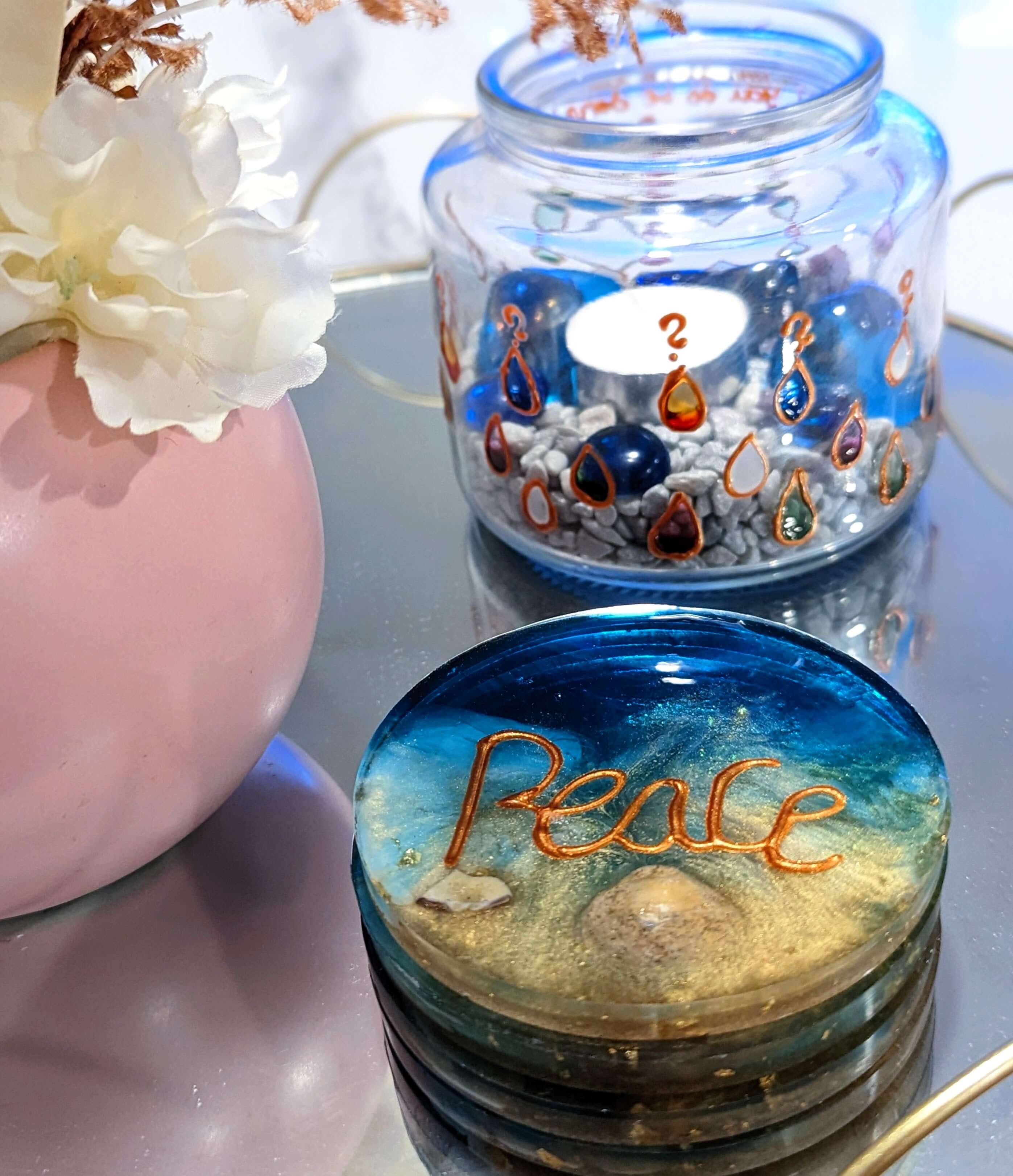 Personalised Vibrant ocean-themed resin CoastersPersonalised hand-made resin coasters. These coasters are perfect for housewarming gifts, personal gifts, bridesmaid gifts or for those just wanting extra decor in their home. All our designs are 100% hand-m