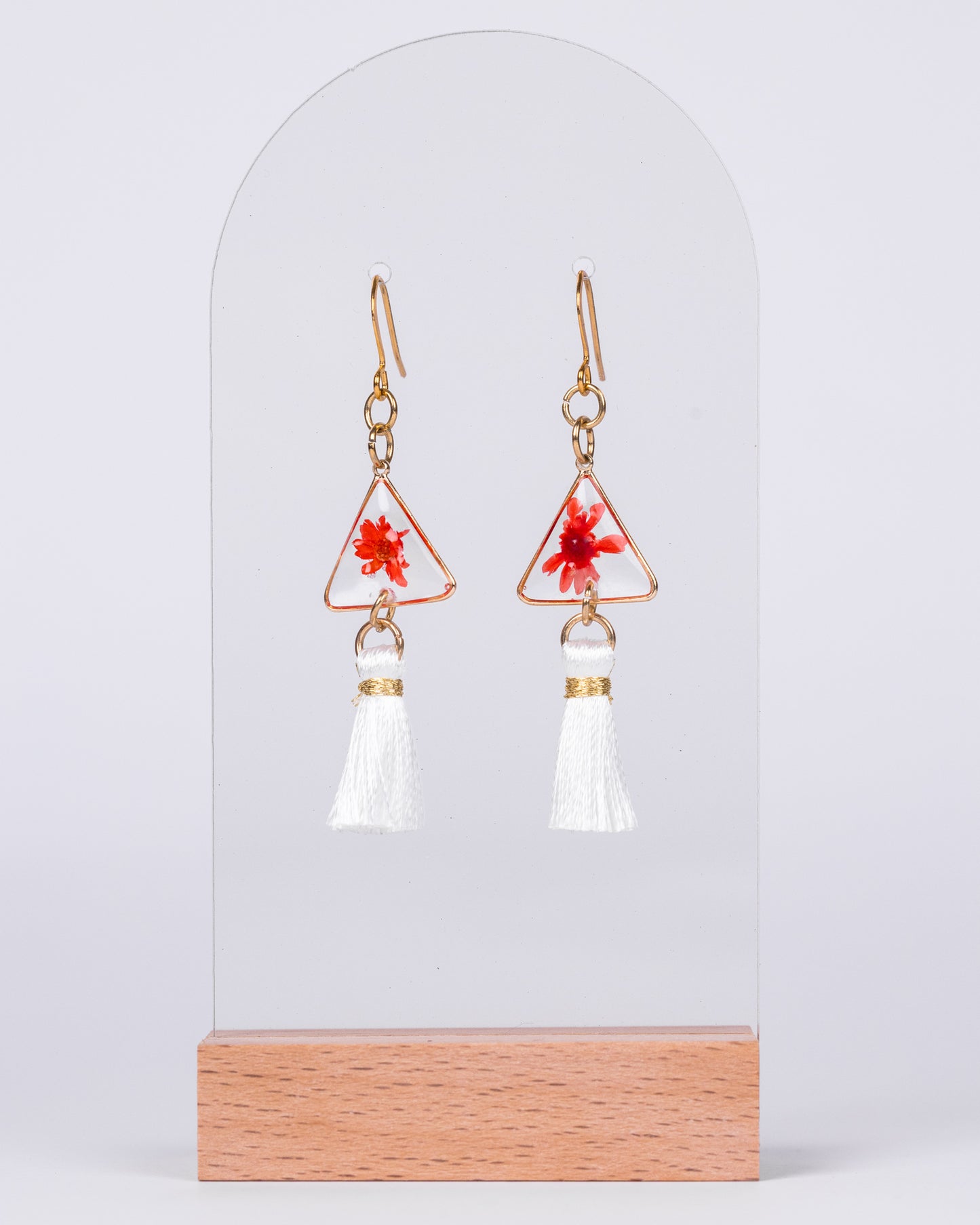 Boucles d'oreilles à pampilles en plaqué or avec fleurs rouges