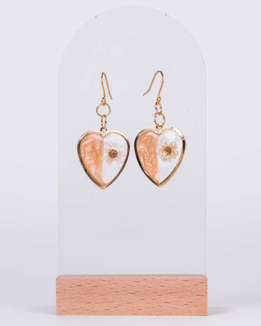 Boucles d'oreilles bébé rose plaquées or faites à la main 