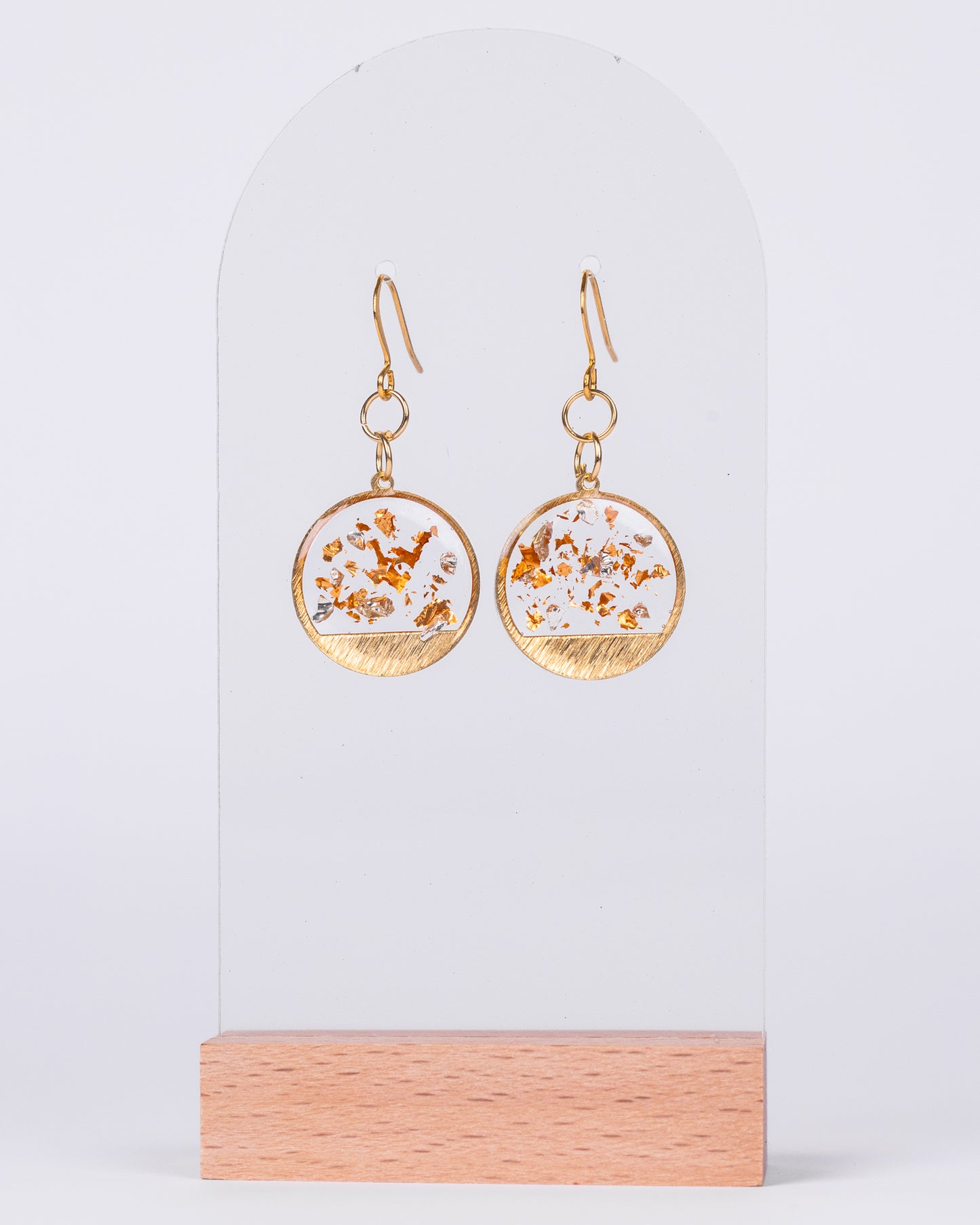 Boucles d'oreilles bébé rose plaquées or faites à la main 