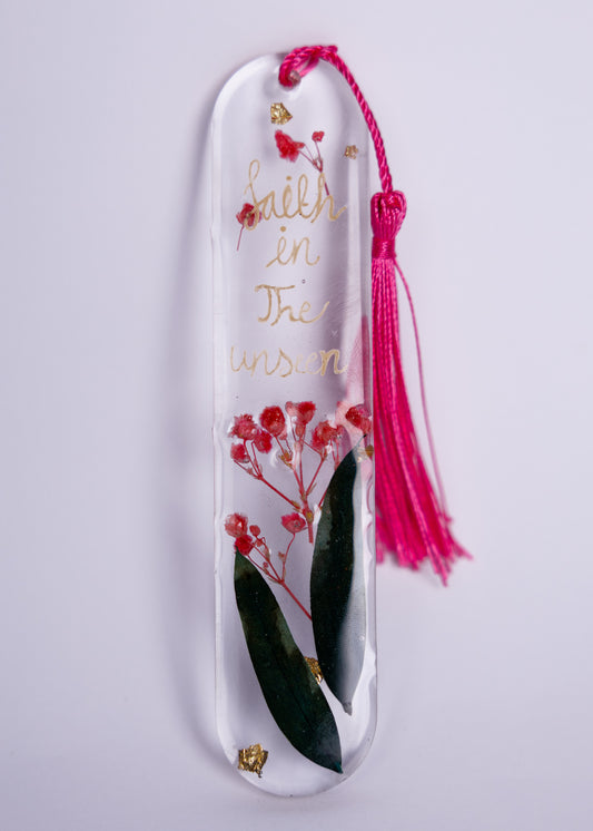 Personalised bookmark with genuine Magenta baby flowers