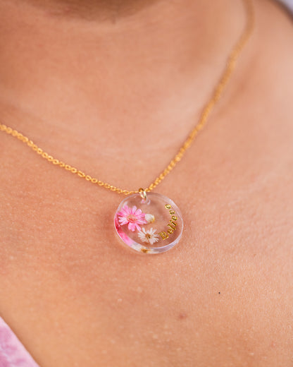 Collier plaqué or fait main avec de vraies fleurs séchées
